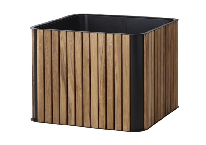 Quadratischer Cane-Line Pflanzenkübel aus Teakholz und schwarzem Metall, ideal für Garten und Terrasse.