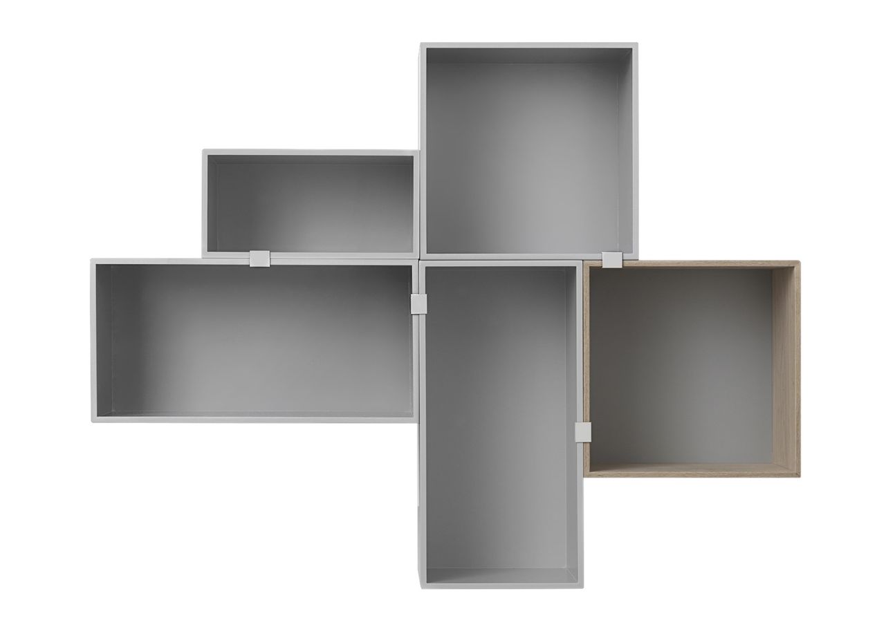 Muuto Mini Stacked Storage System 2.0: Graues, modulares Regalsystem mit Holzakzent für moderne Wohnraumgestaltung.