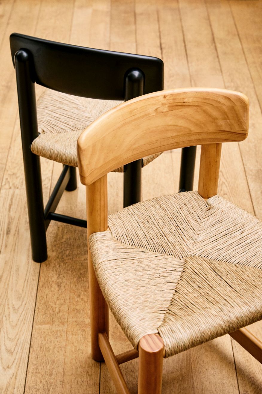 Daumiller-stoel, grenenhout zwart, Gubi