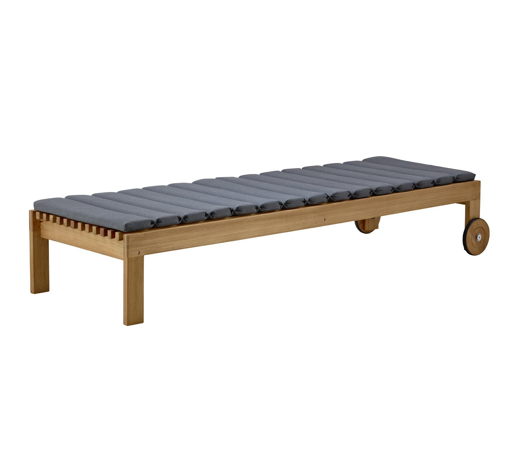 Cane-Line Sonnenliege mit Amaze Kissen: Outdoor Liege aus Teakholz mit grauem Kissen.