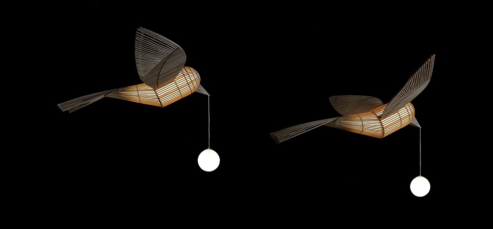 Zwei Big Bird Pendelleuchten von LZF Lamps, moderne dimmbare Designleuchten in Vogelform.