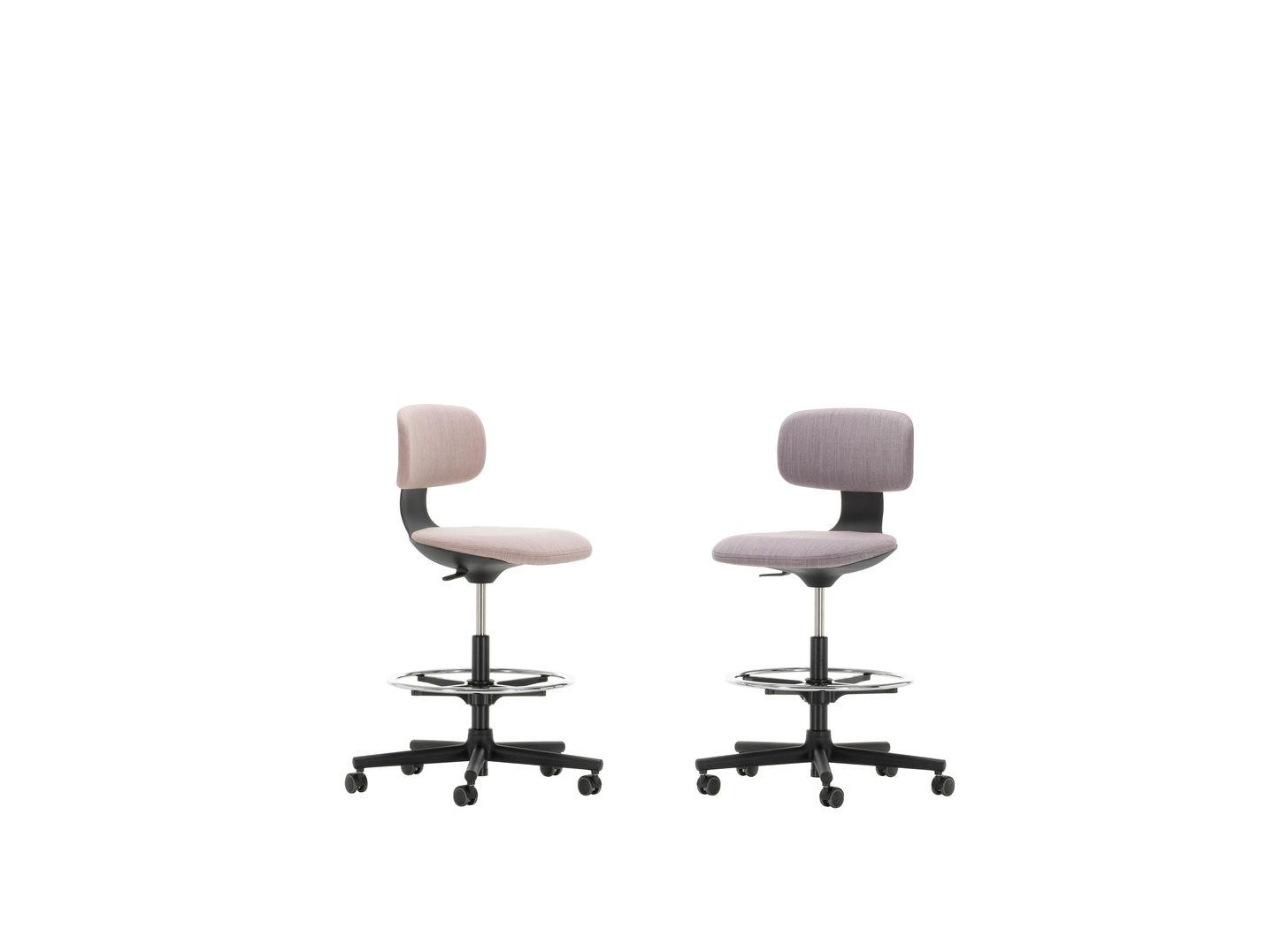 Zwei Vitra Rookie High Bürodrehstühle in Rosa und Grau mit Fußstütze und Rollen.
