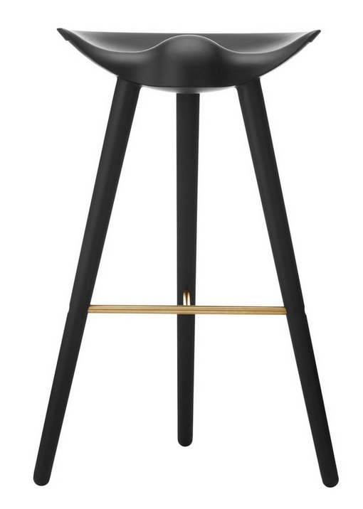 Audo ML42 Barhocker in Schwarz mit goldener Fußstütze, modernes Design für Küche oder Bar.