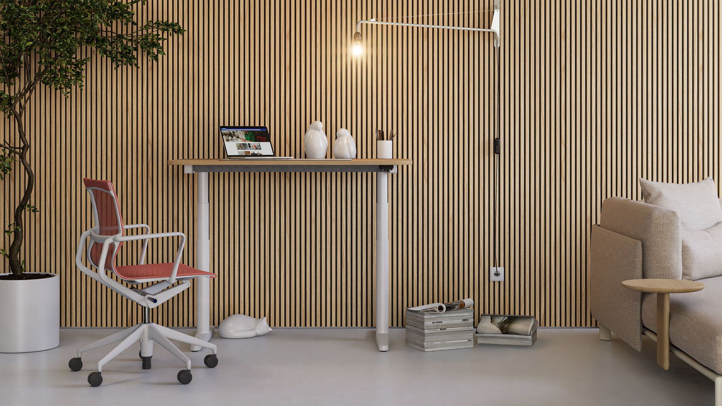 Vitra Tyde 2 Home Desk Steh-Sitz-Schreibtisch im modernen Büro mit Laptop und Bürostuhl.