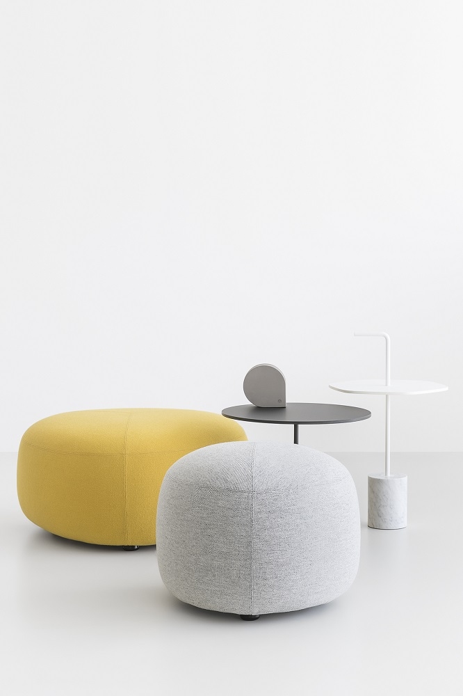 Kipu Sitzkissen in Gelb und Grau, moderne Hocker für Wohnzimmer und Büro.