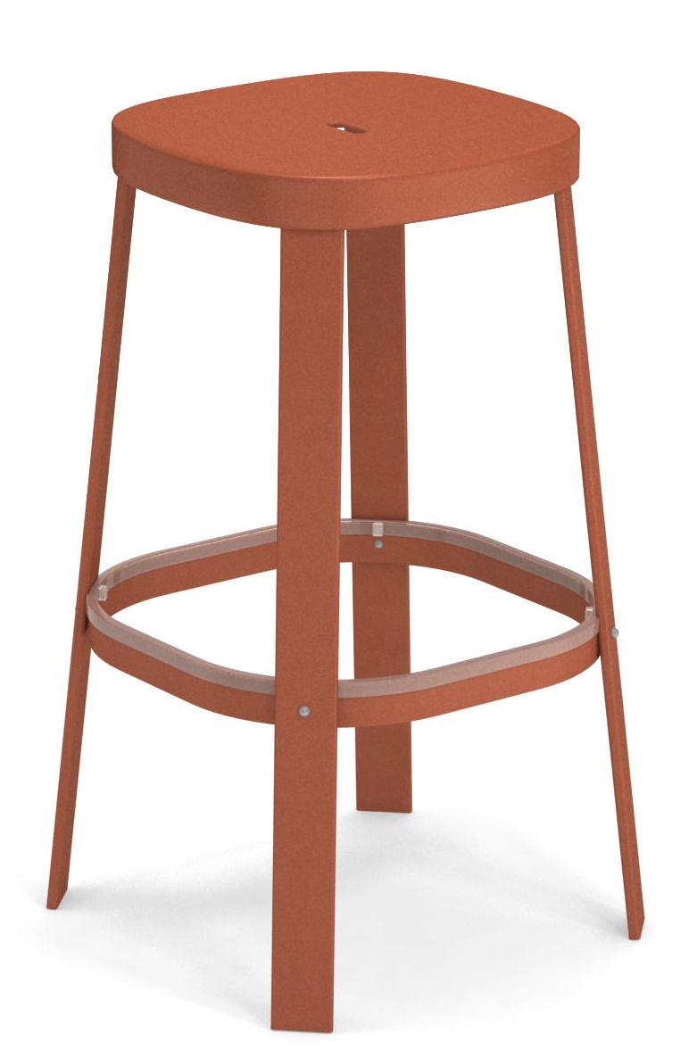 Thor Barstool von Emu, Barhocker für den Außenbereich aus terrakottafarbenem Metall mit quadratischer Sitzfläche.