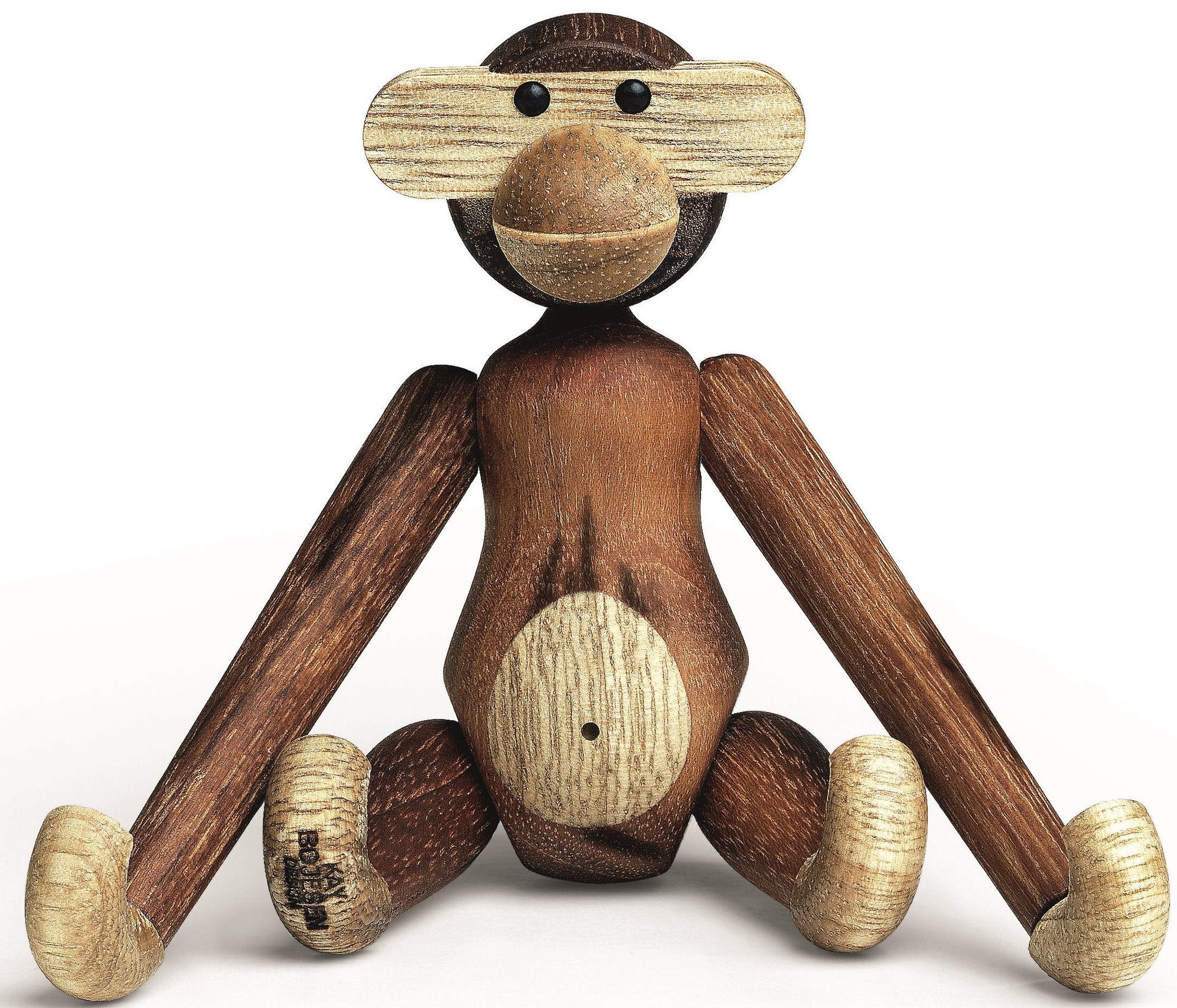 Affe Mini Holzfigur von Kay Bojesen aus Teakholz, sitzend auf weißem Hintergrund.