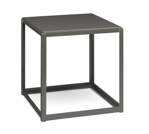 FK12 Fortyforty Beistelltisch von e15 mit tiefschwarzem Gestell, minimalistisches Design für Wohnzimmer und Schlafzimmer.
