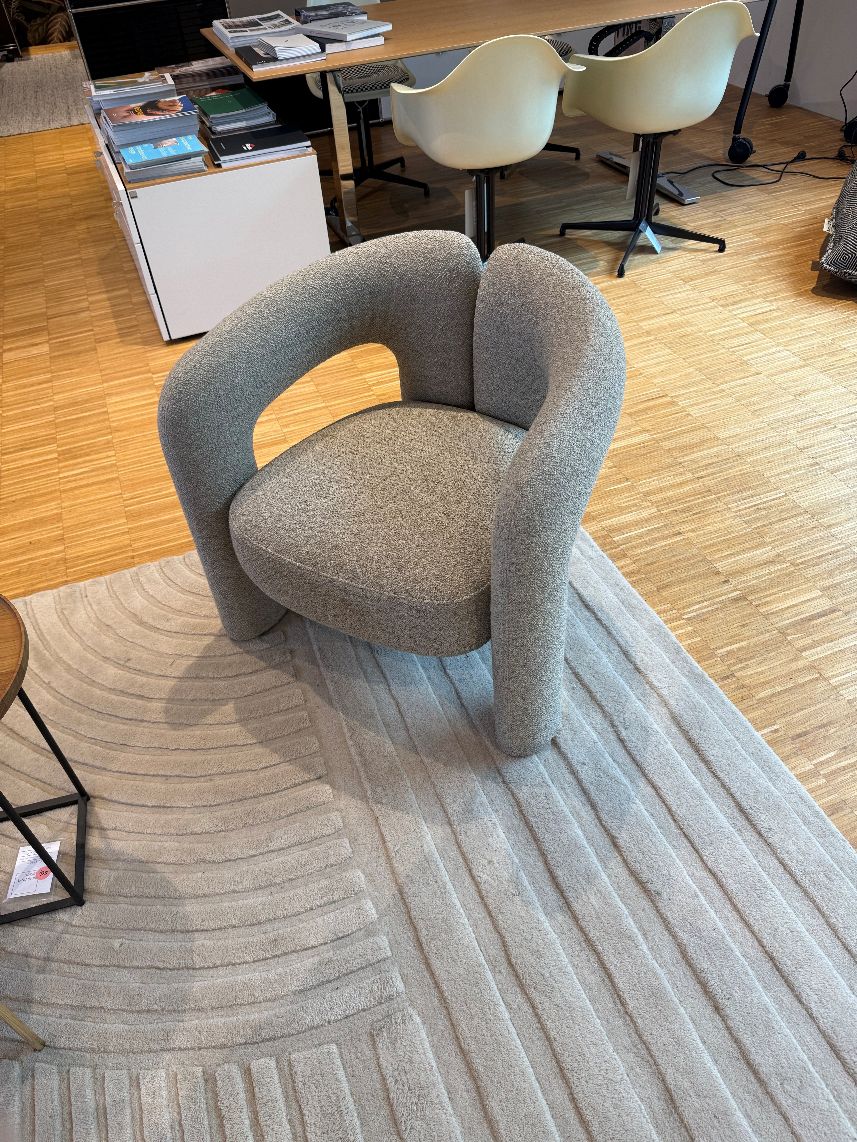 562 Dudet fauteuil LICHTGRIJS Cassina TENTOONSTELLINGSSTUK