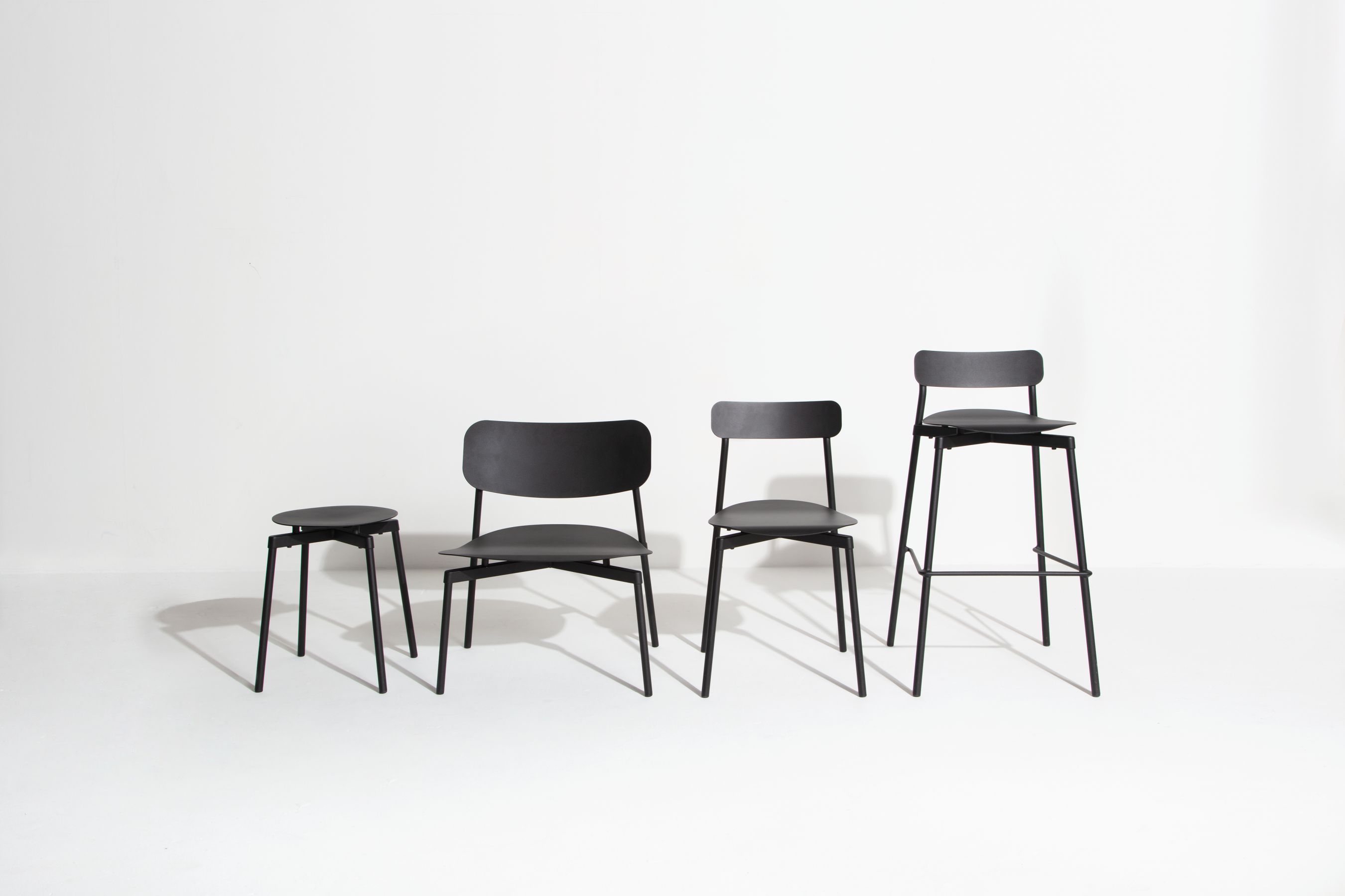 Braunroter Fromme Barhocker von Petite Friture, H 75 cm, moderner Design Hocker für Bar und Küche.
