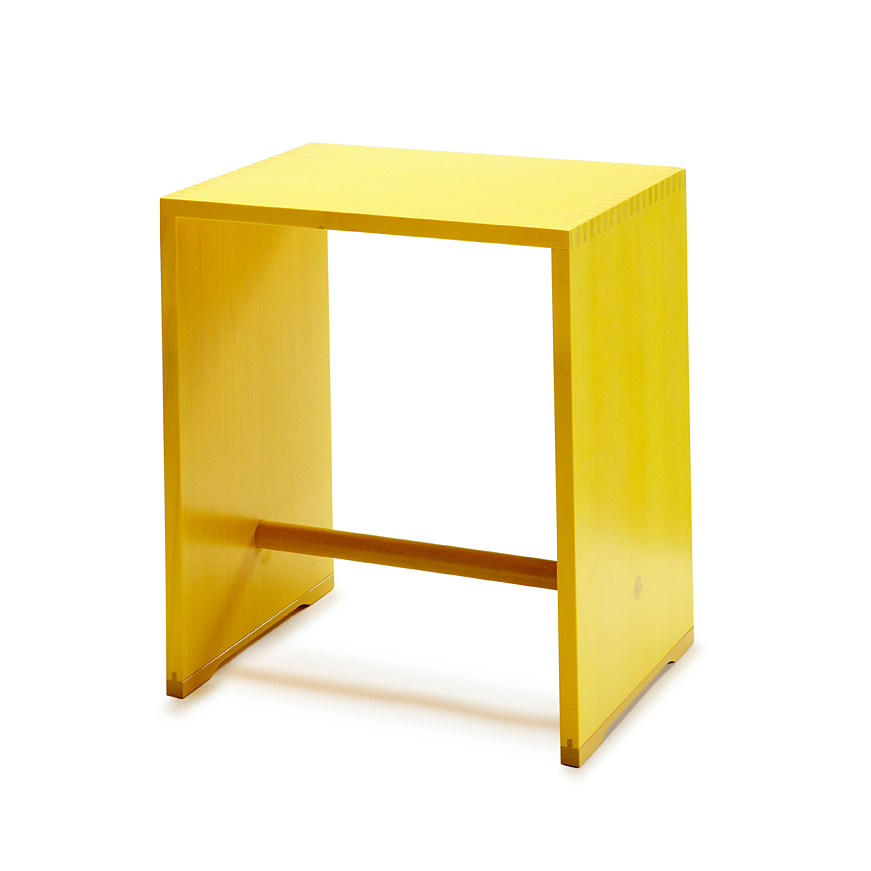 Ulmer Hocker in Zitronengelb von Max Bill wb form, moderner Holz Hocker für Büro und Zuhause.