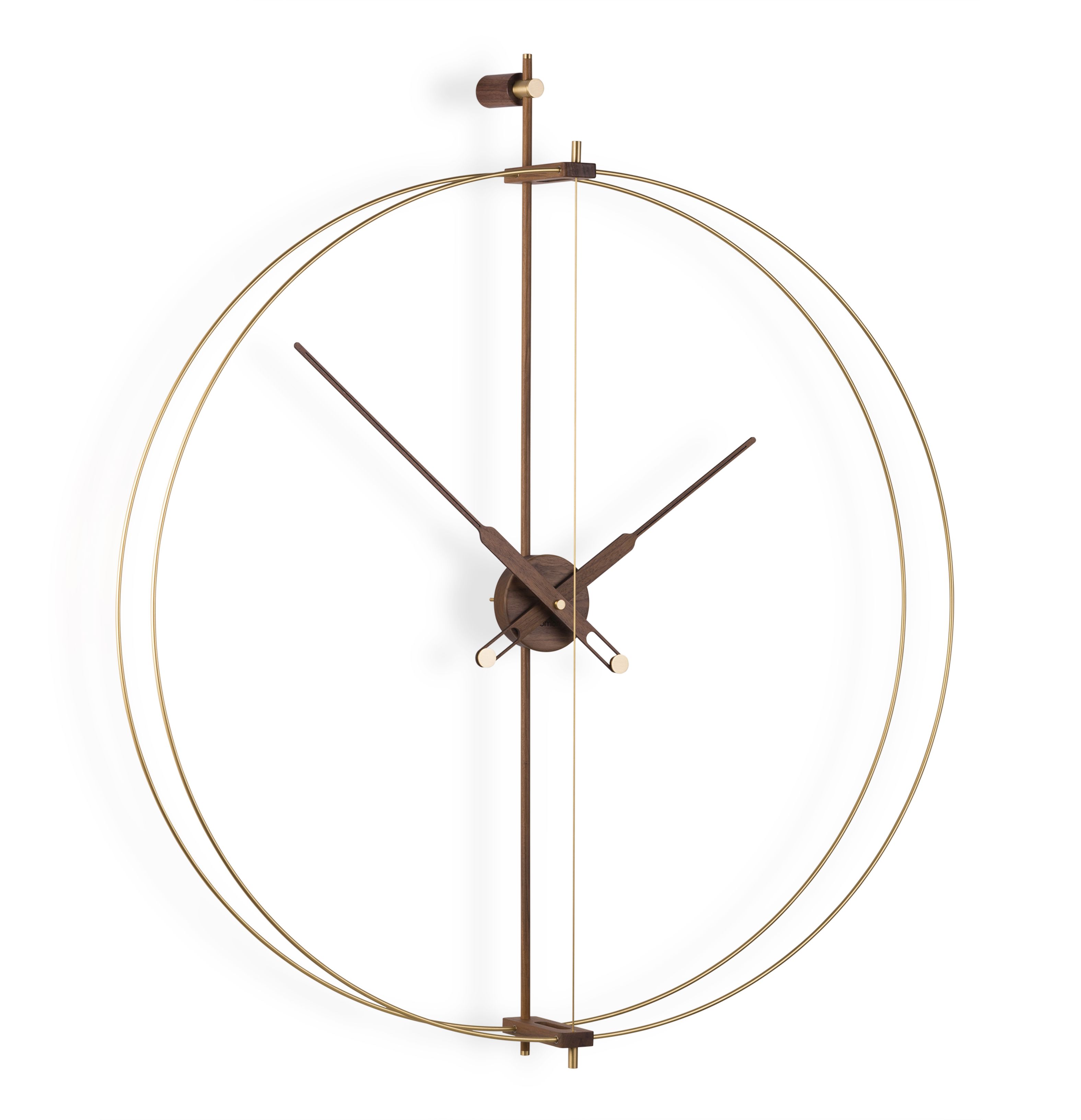 Barcelona Premium Gold Wanduhr von Nomon, minimalistisches Design mit goldenen Akzenten und Holzdetails.