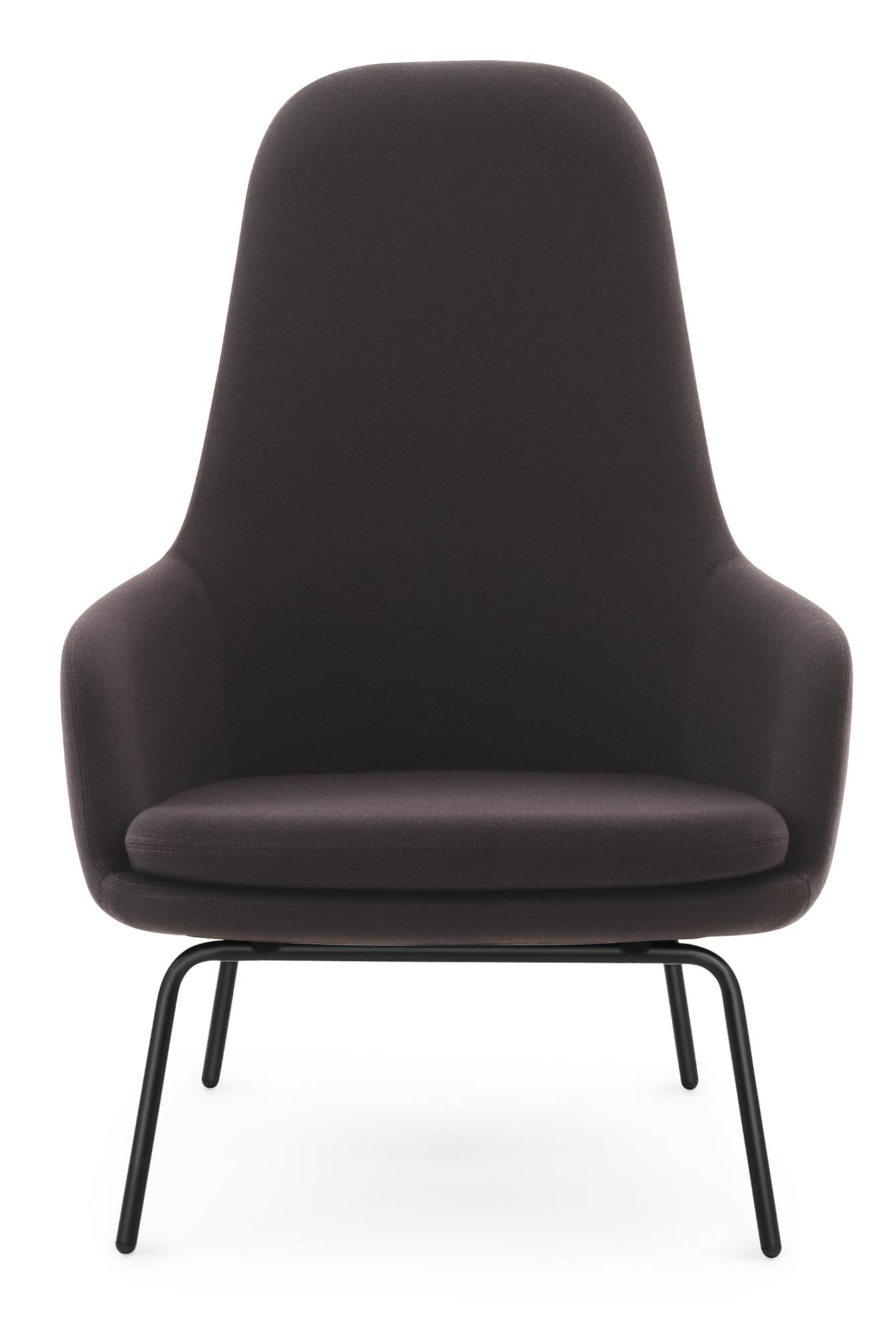 Era Lounge Chair von Normann Copenhagen, hoch, brauner Stoffbezug, schwarzes Metallgestell, Frontansicht.