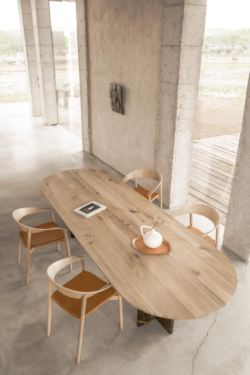 BC17 T-Rox ovale eettafel Janua 