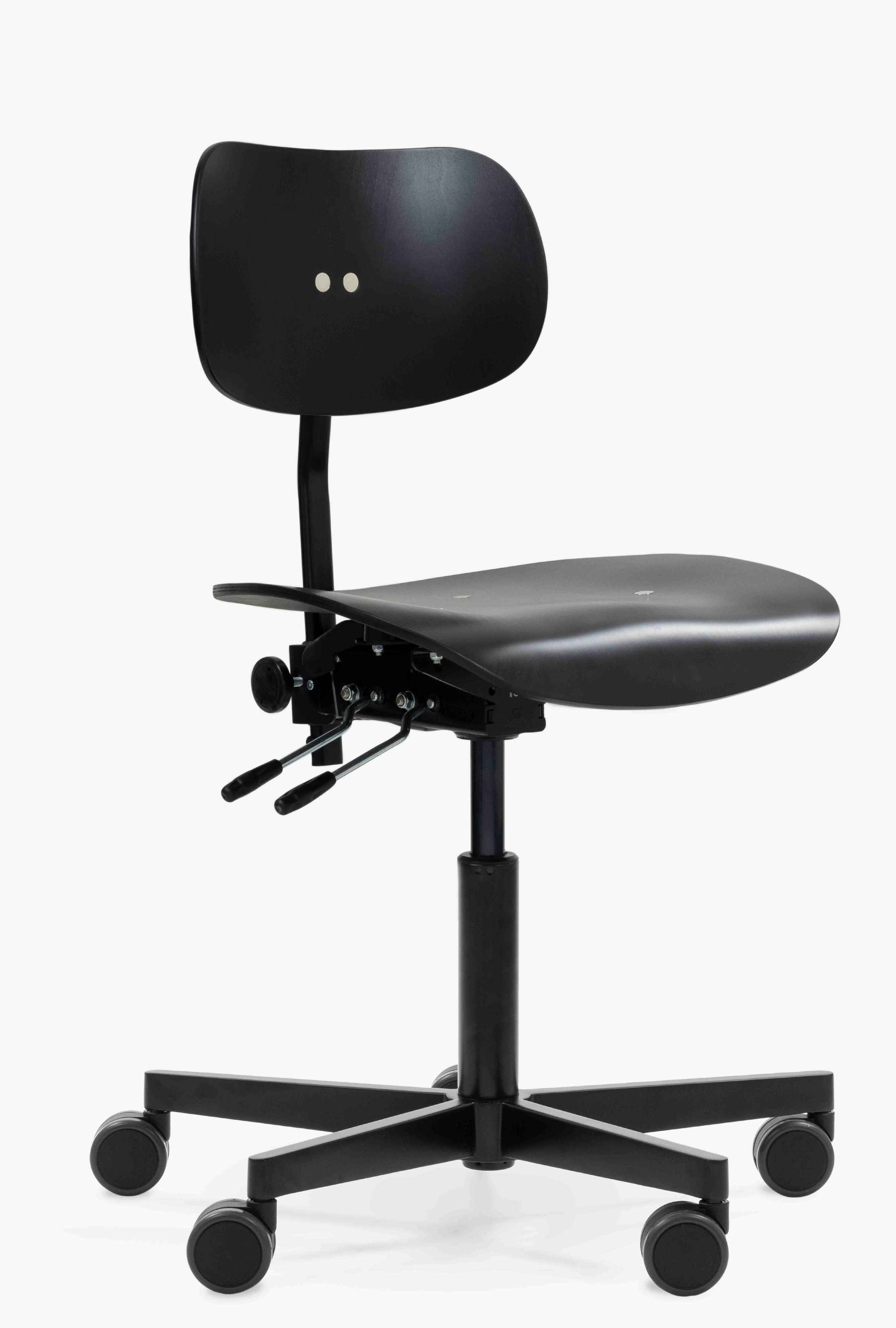 Schwarzer S 197 R20 Drehstuhl von Wilde+Spieth mit Rollen, verstellbarer Sitzhöhe und Rückenlehne, ergonomischer Bürostuhl.