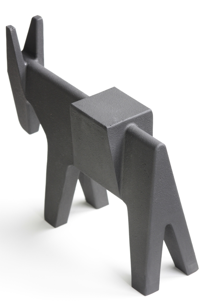 Grauer, abstrakter Esel Türstopper von Magis, Ettore Sottsass Design, für moderne Inneneinrichtung.