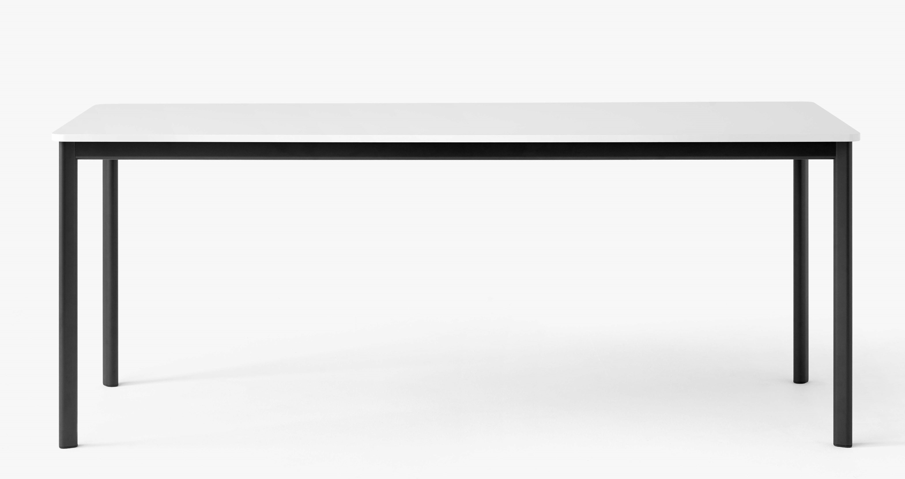 AndTradition Drip Table mit weißer Tischplatte und schwarzem Metallgestell für Esszimmer oder Büro.