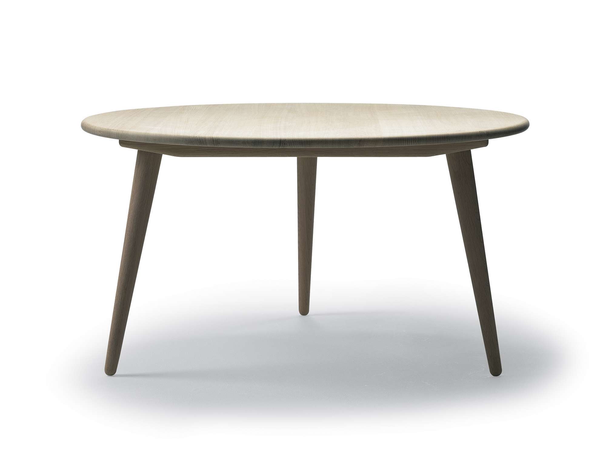 Runder CH008 Couchtisch aus geölter Eiche von Carl Hansen & Søn, skandinavisches Design.