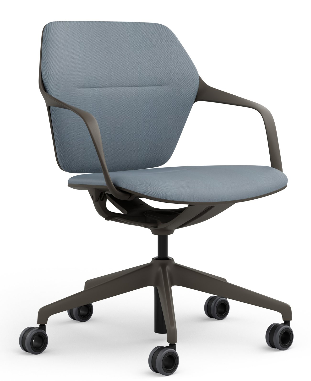 Ray Work Bürodrehstuhl von Brunner mit grauer Polsterung, Armlehnen und Rollen vor einem weißen Hintergrund.