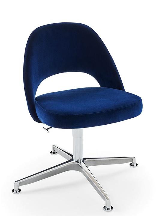 Blauer Saarinen Relax Konferenzstuhl mit Drehfuß und ohne Armlehne, ideal für moderne Büros.
