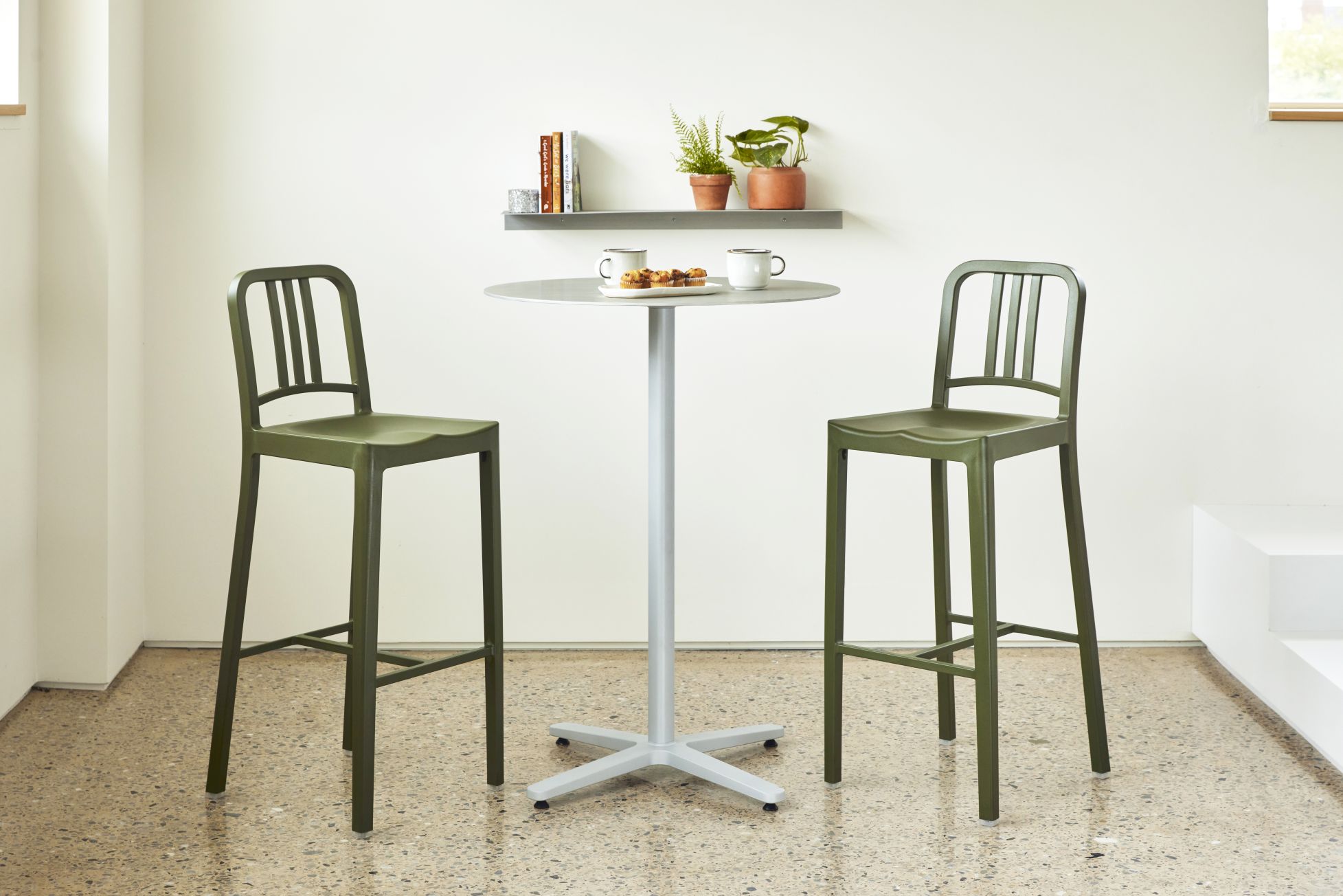 111 Navy barkruk, cipresgroen, Emeco