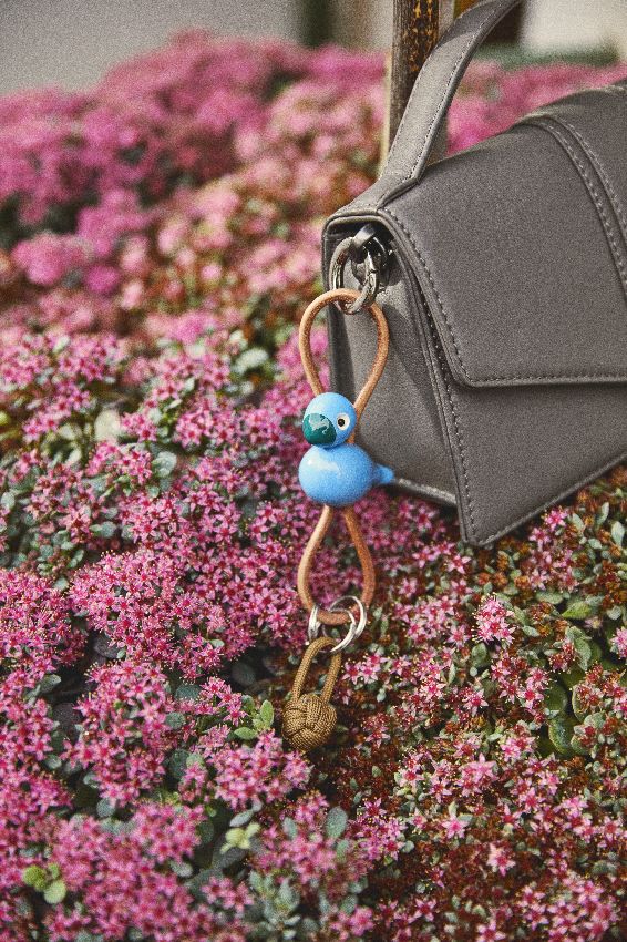 Vogel Blauw sleutelhanger van zilverkleurig metaal met natuurlijk leer Kay Bojesen