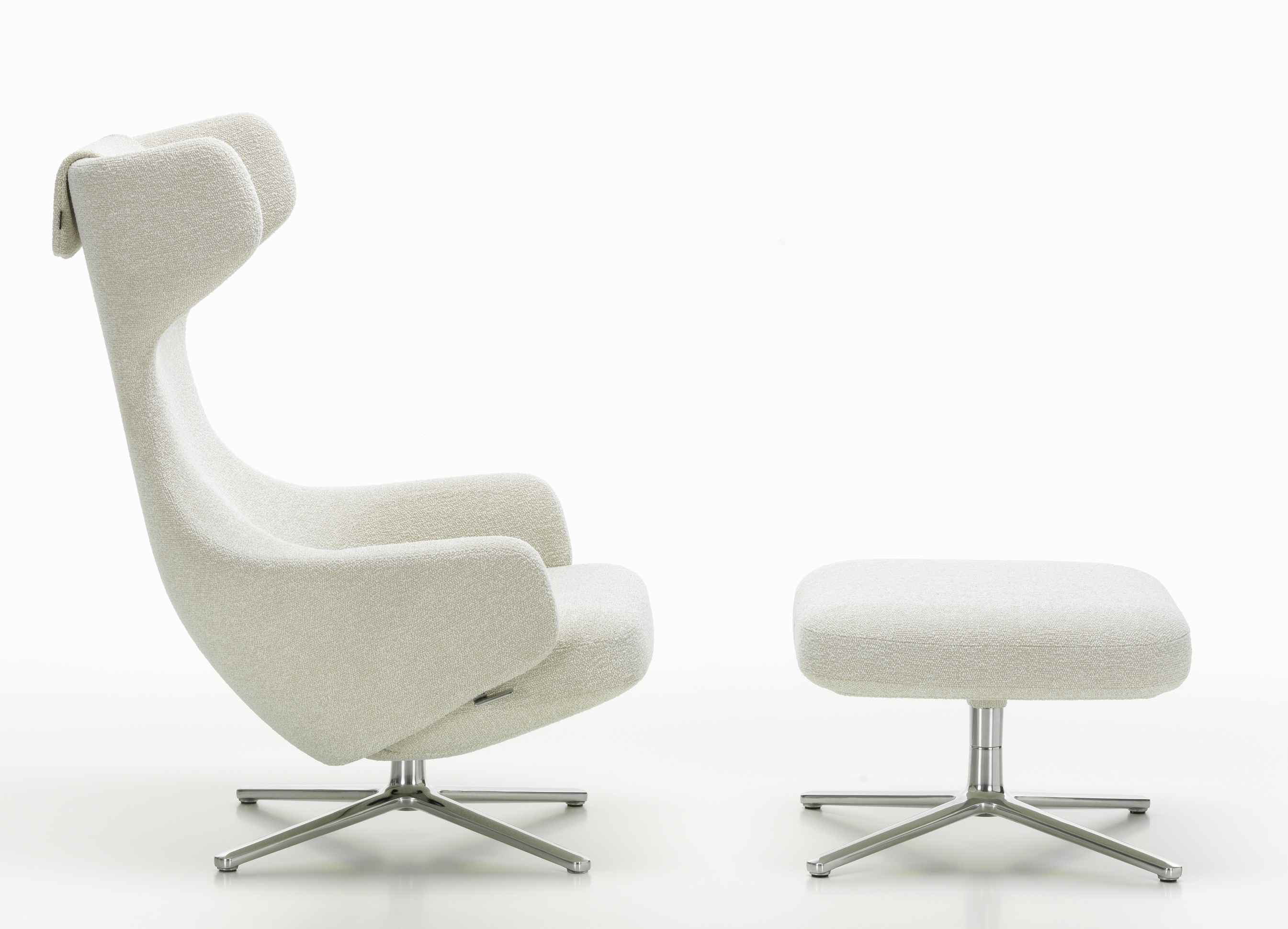Grand Repos Sessel mit Ottoman von Vitra in Elfenbein, bequemer Relaxsessel mit Fußhocker.