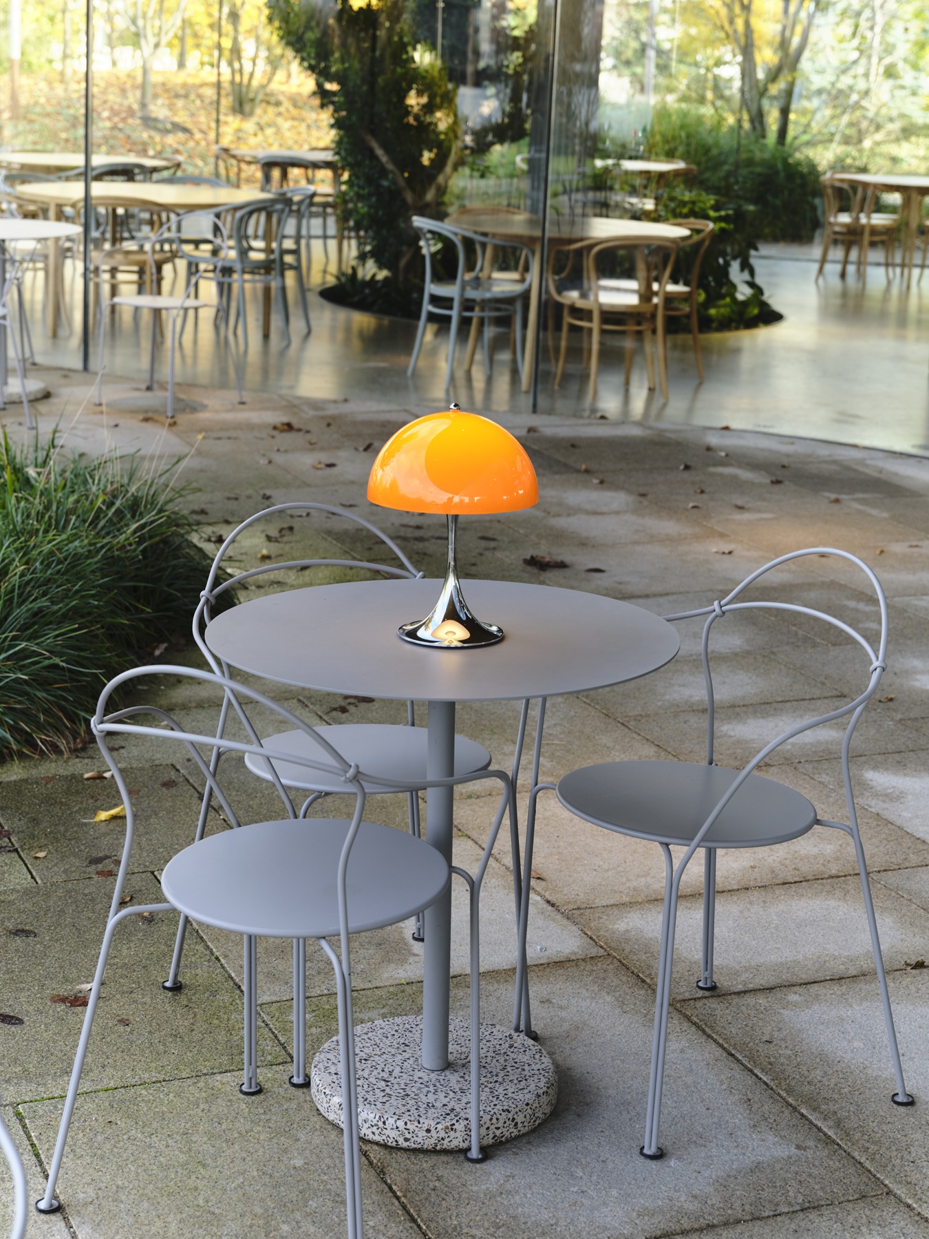 Panthella Originals 250 draagbare verlichting met oplaadbare batterij / tafellamp van Louis Poulsen