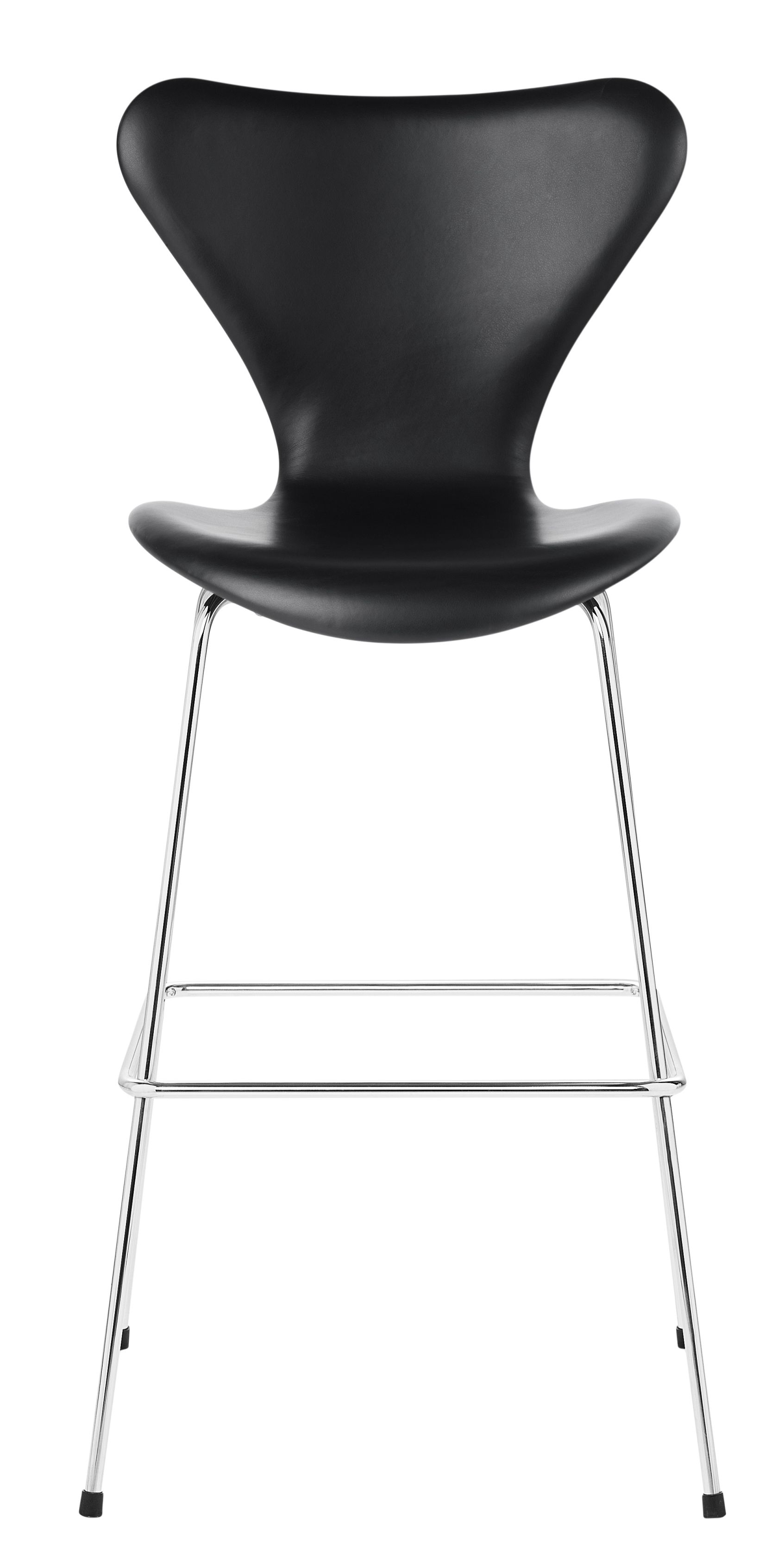 Schwarzer Siebener Barhocker von Fritz Hansen mit verchromtem Stahlgestell, moderne Sitzgelegenheit für Küche und Bar.
