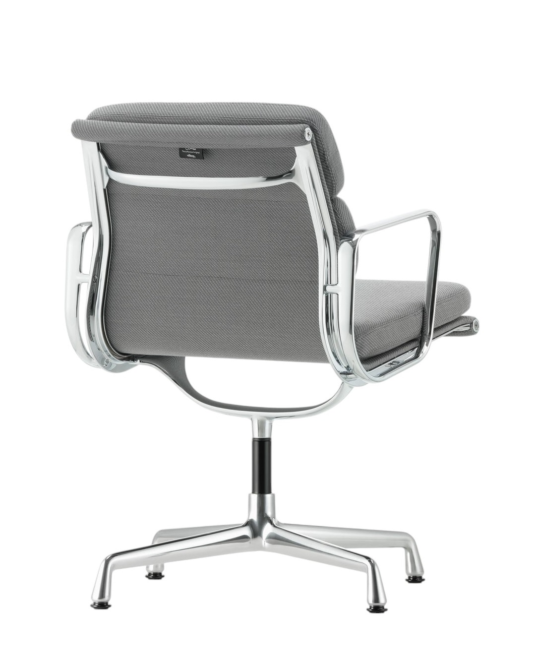 Grauer Vitra Soft Pad Chair EA207 Bürostuhl von hinten mit verchromtem Aluminiumgestell und Armlehnen.