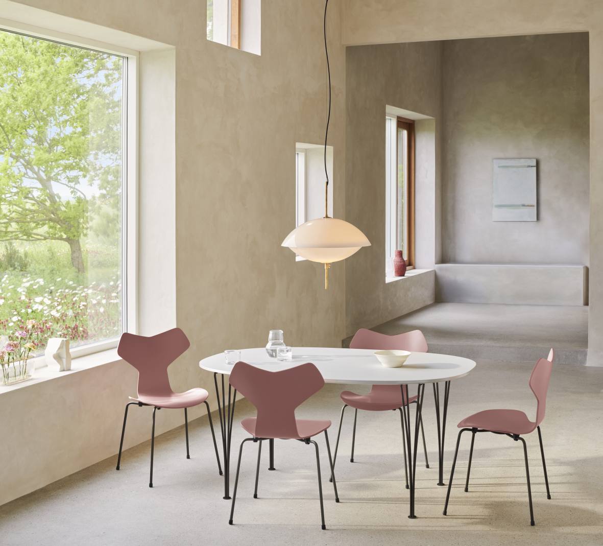 Tafelserie Super Elliptisch van Fritz Hansen