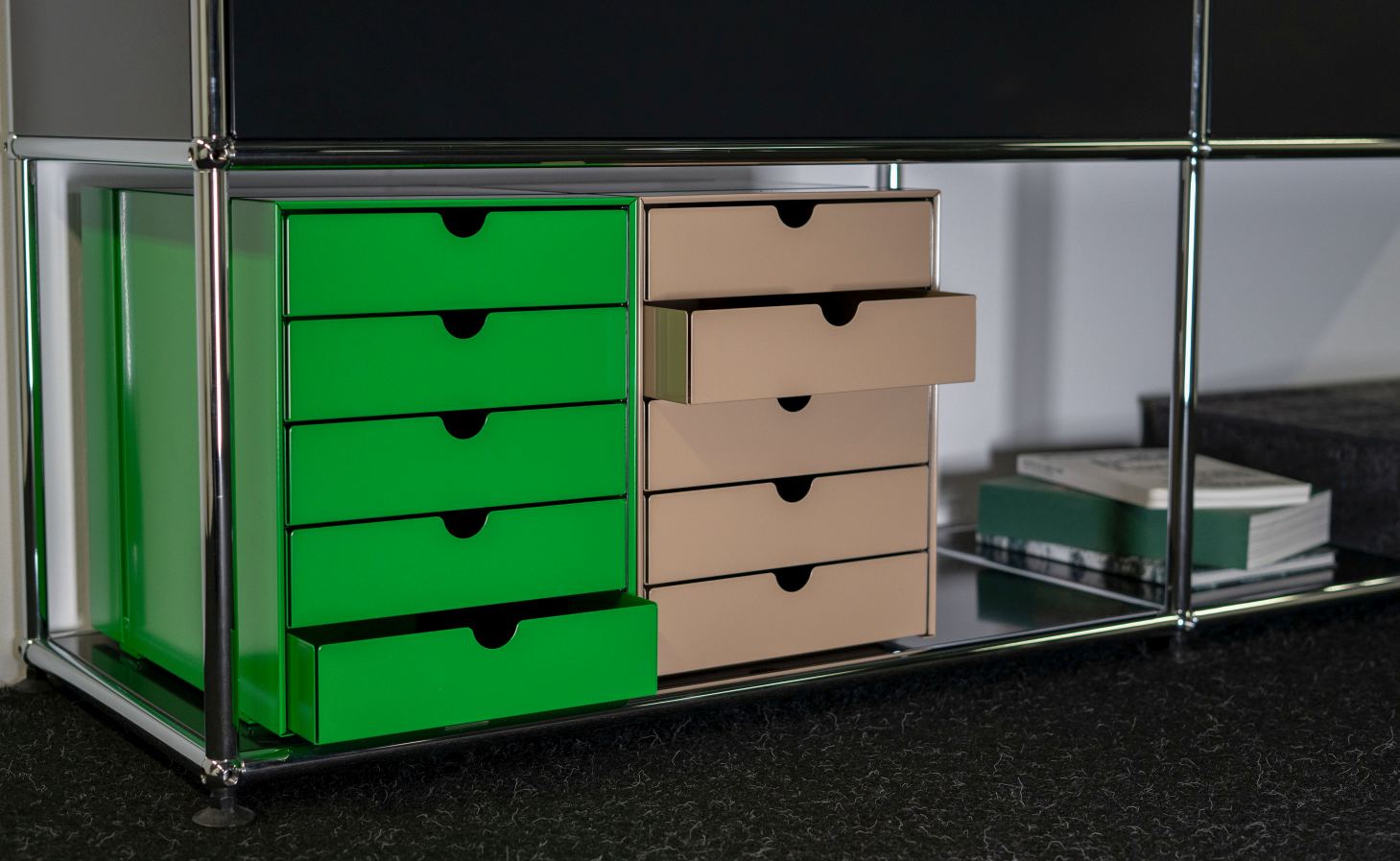USM Haller Inos K1-kastenset C4 met 5 gesloten bakken Home Office Goudgeel