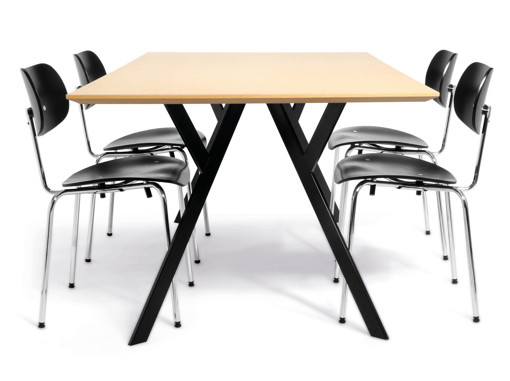 Esstisch mit Wilde+Spieth SE 68 SU Stühlen, schwarze Sitzschale, Chromgestell, stapelbar, modernes Design für Esszimmer und Büro.