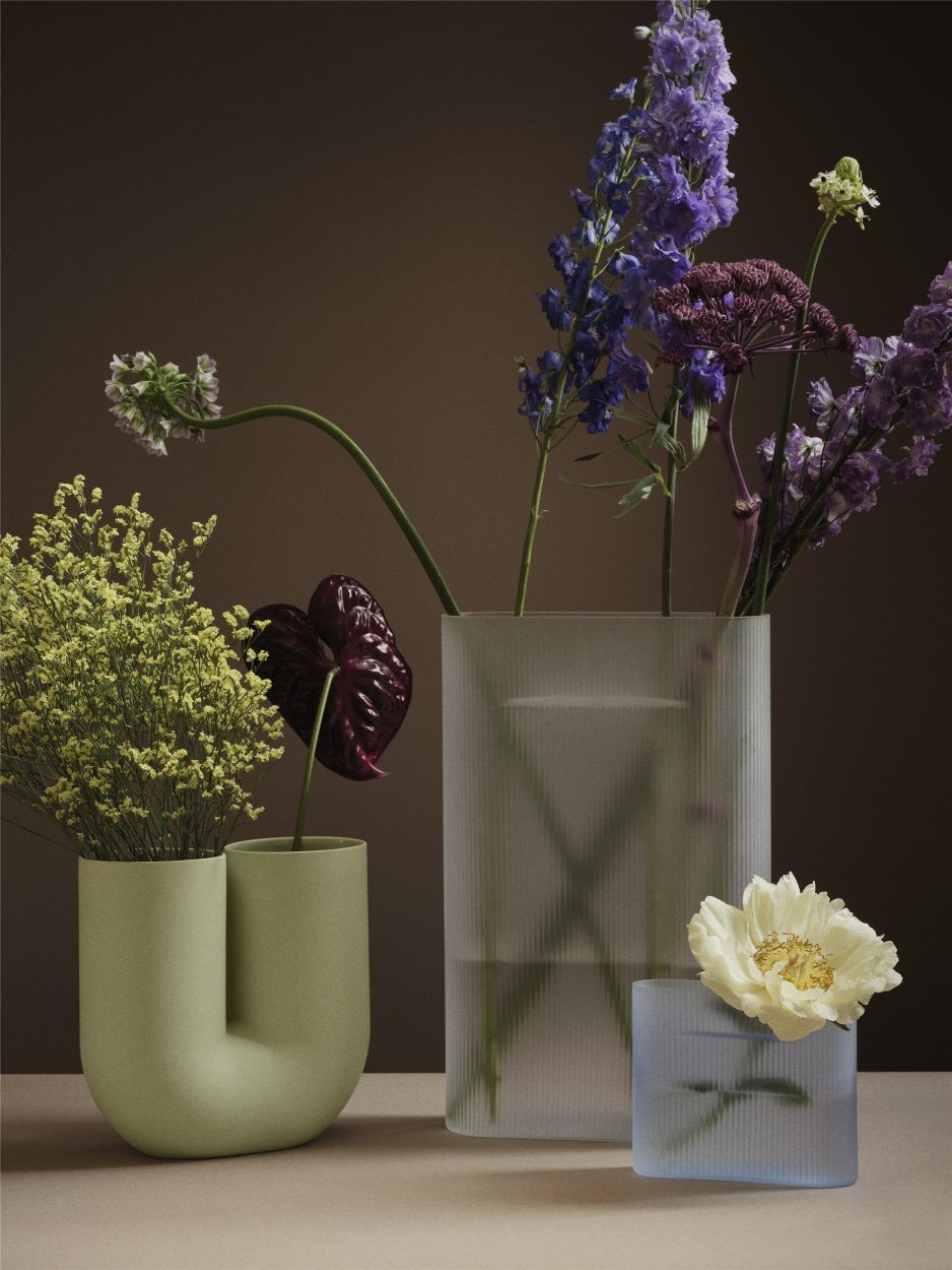 Ridge-vaas van Muuto, melkglazen, lichtblauw, H 35 cm