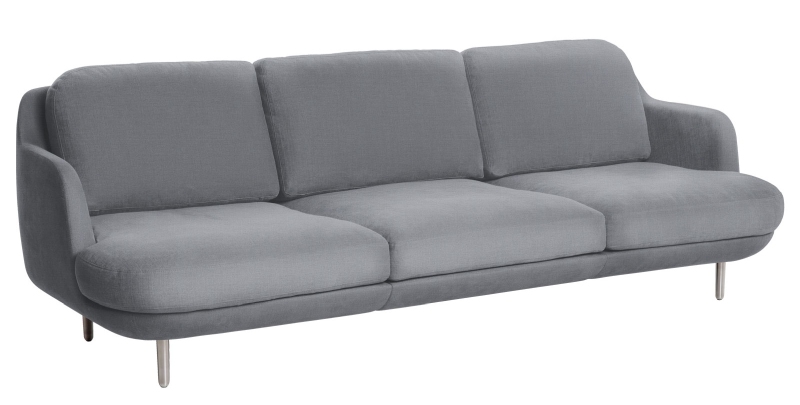 Graues Lune Sofa von Fritz Hansen, modernes 3-Sitzer Sofa mit weichem Stoffbezug und Metallfüßen.