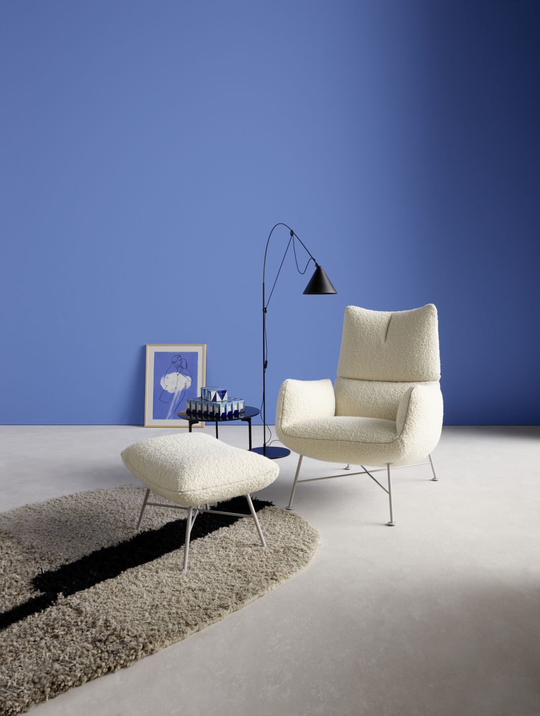 Jalis Lounge Sessel mit Hocker und Drahtgestell in Creme, gemütlicher Sessel für Wohnzimmer.