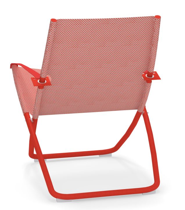 Rückansicht des roten Snooze Liegestuhls von Emu, ideal für Garten, Terrasse und Balkon.