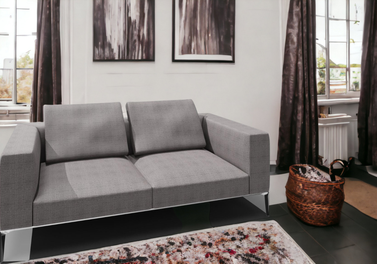 Jaan Living Sofa, 2,5 Sitzer in Hellgrau Leder, modernes Design mit zwei Rückenkissen.