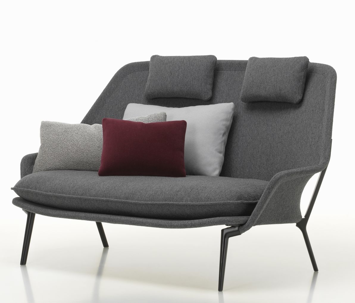 Graues Slow Sofa von Vitra mit Stoffbezug und Kissen in Grau und Bordeauxrot.