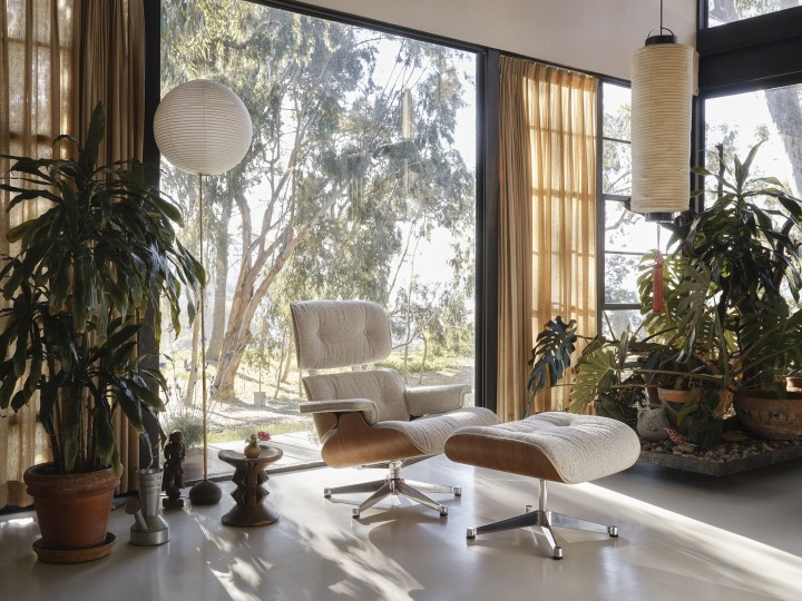 Eames Lounge Chair & Ottoman fauteuil VOORKEURSCOMBINATIE Nubia, cream sand, gepolijst, kersenhout