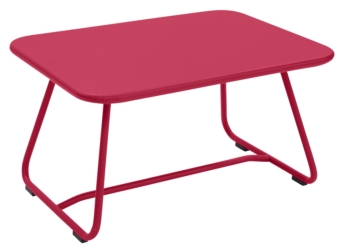 Roter Sixties Outdoor Tisch von Fermob, ideal als Beistelltisch für Garten und Terrasse.