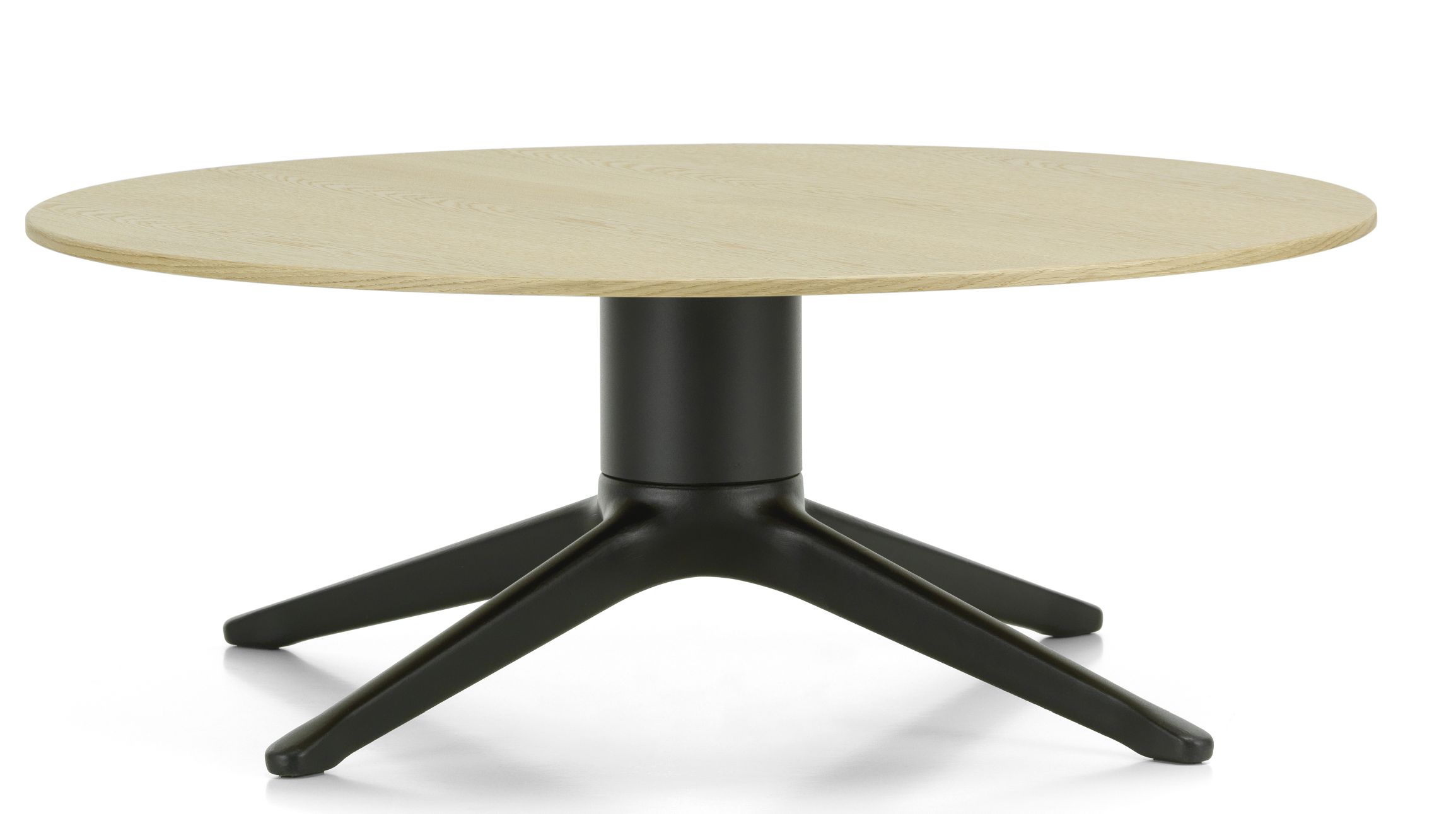 Vitra Abalon Table Couchtisch mit runder, heller Holzplatte und schwarzem Fuß mit drei Beinen.