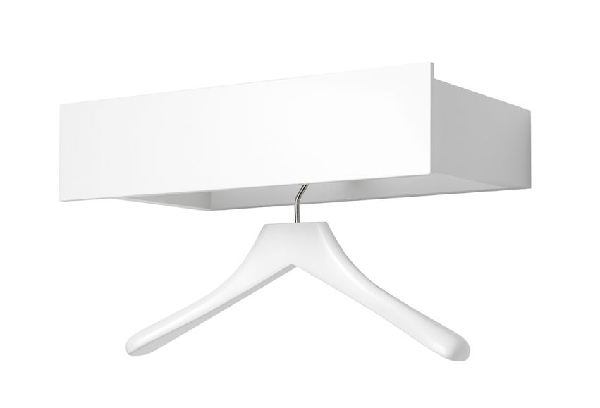 Schönbuch Urban Wandgarderobe in Weiß mit Kleiderbügel, moderne Garderobenlösung für Flur und Eingangsbereich.