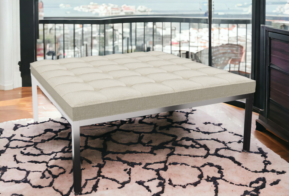 Quadratische, beige Relax Florence Bank von Knoll International mit gesteppter Oberfläche und Metallgestell.