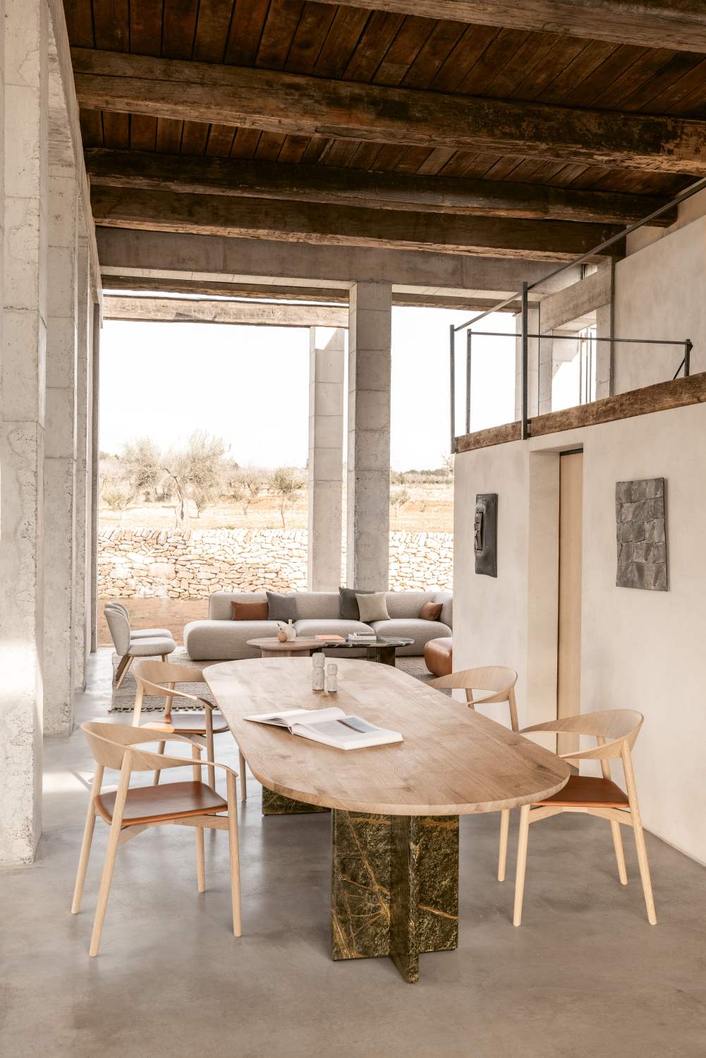 BC17 T-Rox ovale eettafel Janua 