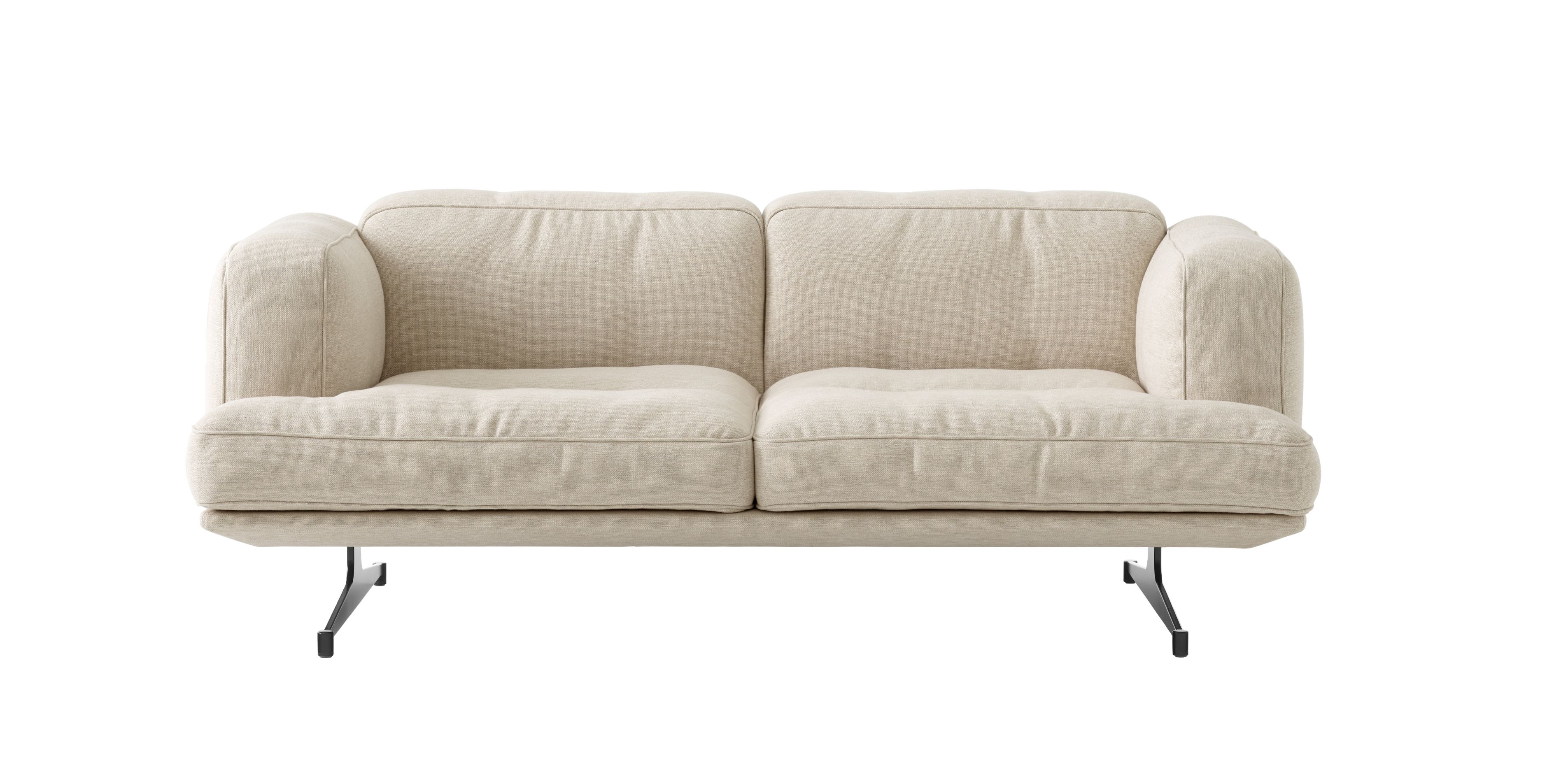 AndTradition Inland Sofa AV22/AV23 in Beige mit schwarzen Metallbeinen, modernes skandinavisches Design.