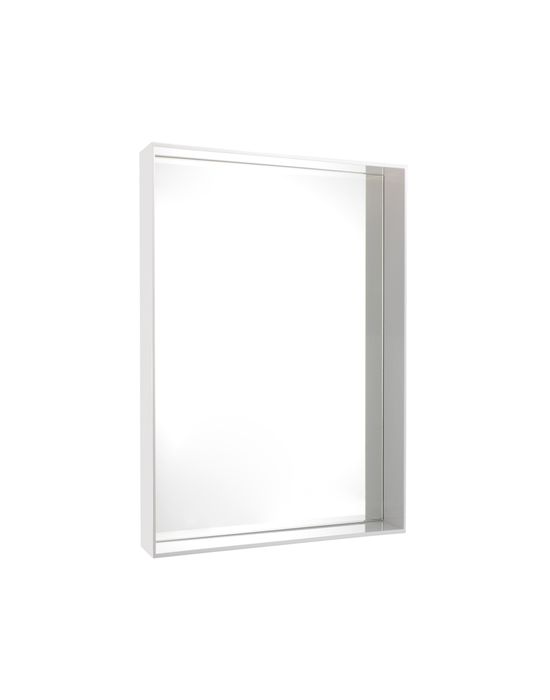 Only Me Spiegel von Kartell, rechteckig mit weißem Rahmen, modernes Design für Wandmontage.