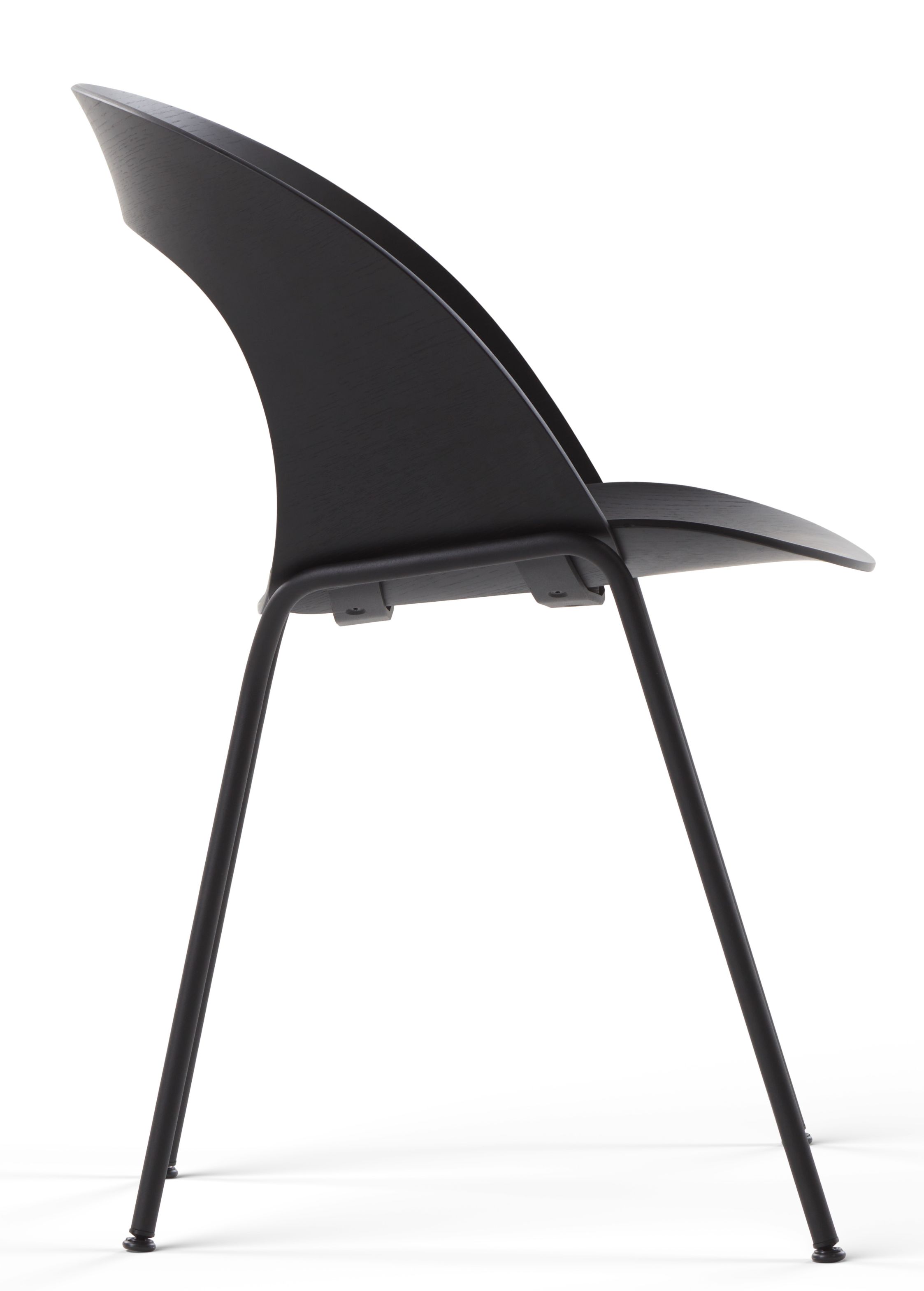 Schwarzer Brunner Stuhl Mudra mit filigranem Metallgestell, ideal für Büro und Konferenz.