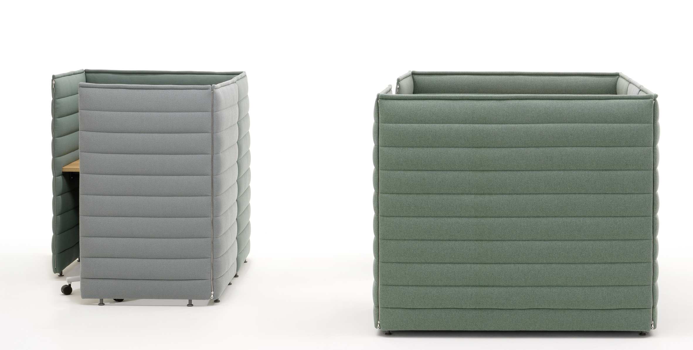 Vitra Alcove Plus Desk Small Schreibtisch in Grau und Grün, gepolstert, für Büro und Homeoffice.