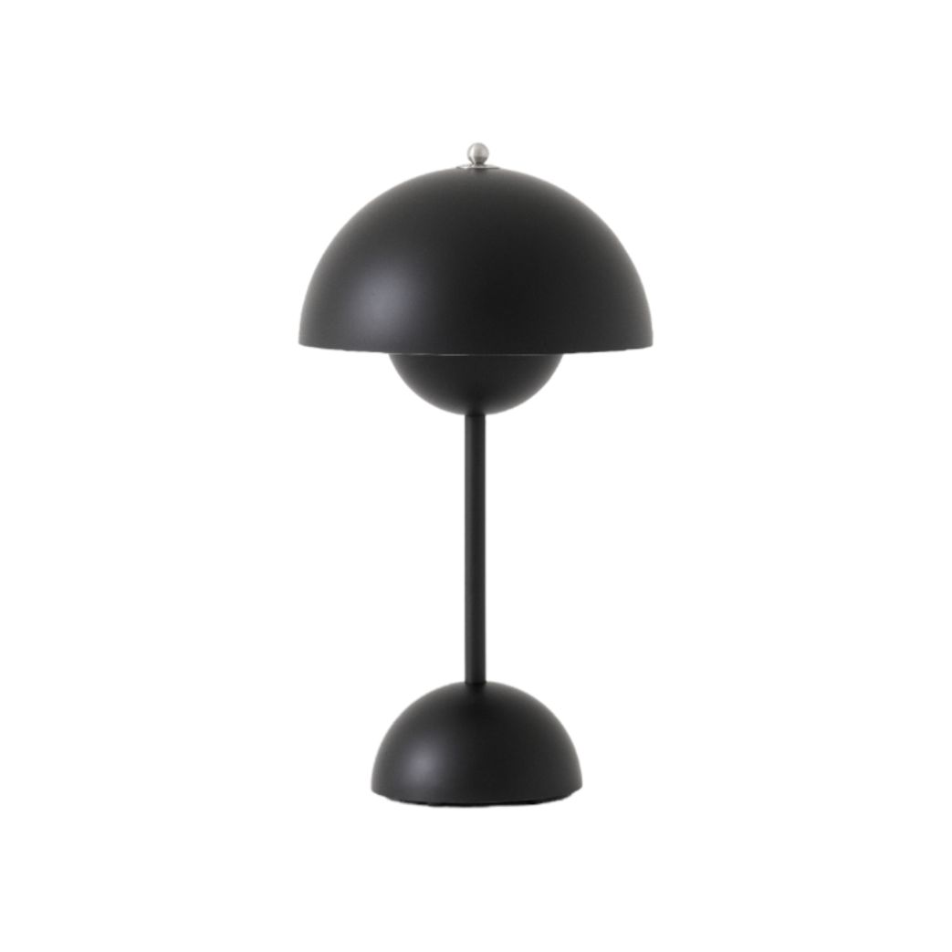Schwarze Flowerpot VP9 Akkuleuchte von AndTradition: Moderne, portable Tischleuchte mit USB-Anschluss.